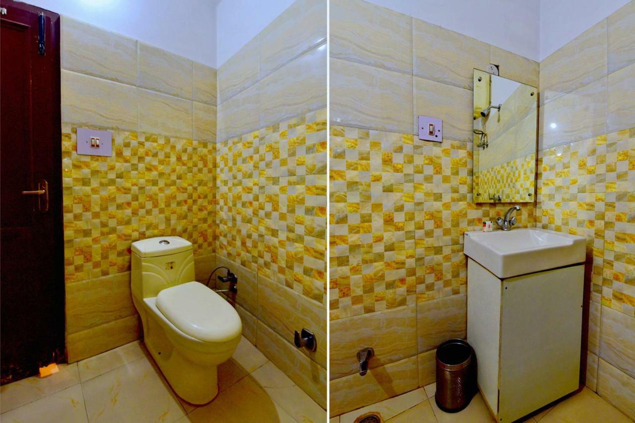 Oyo 26909 Hotel Paras 马恩迪 外观 照片