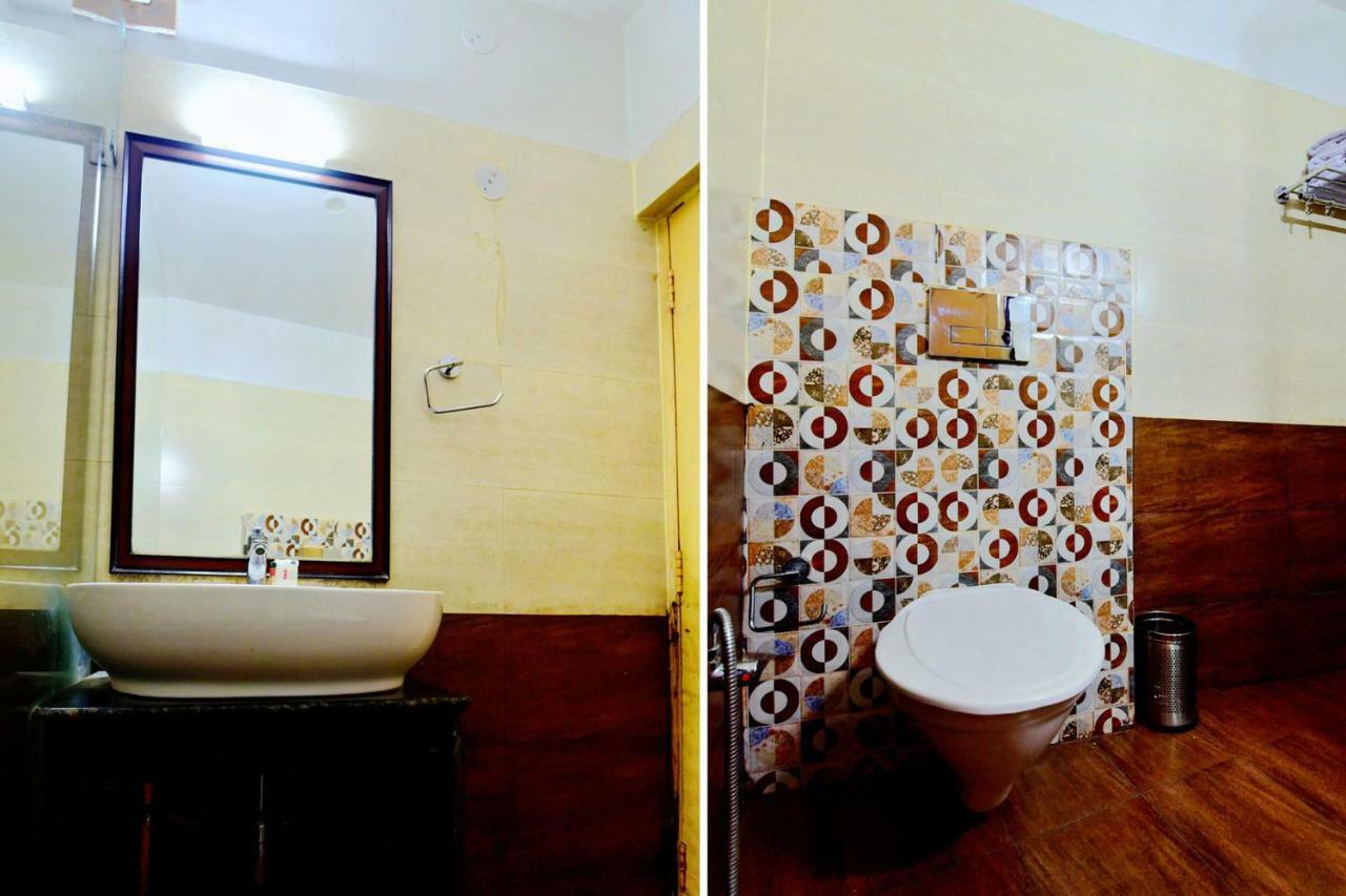 Oyo 26909 Hotel Paras 马恩迪 外观 照片